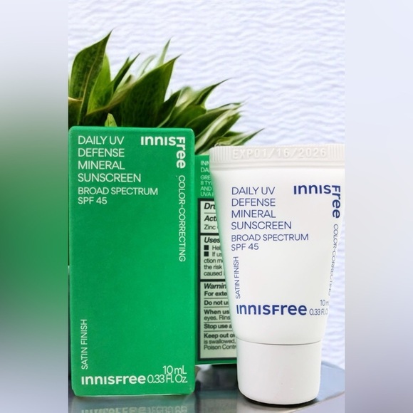 INNISFREE Color Correcting Daily UV Defense Mineral
Sunscreen Broad Spectrum 45 - Picture 1 of 13